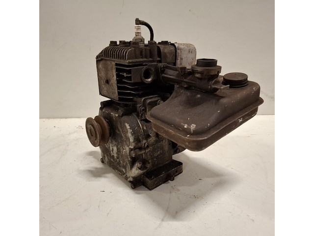 Benzinemotor - afbeelding 4 van  8