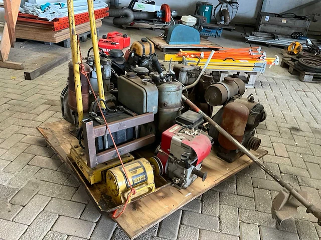 Benzinemotoren en divers - afbeelding 2 van  6
