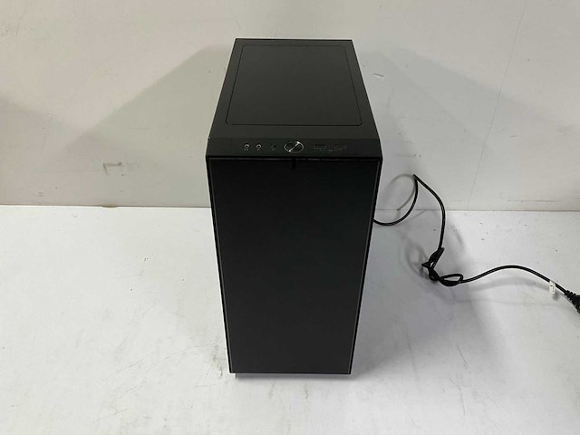 Bequiet - fractal design - desktop - afbeelding 1 van  11