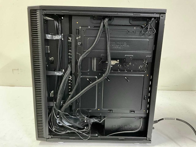 Bequiet - fractal design - desktop - afbeelding 7 van  11