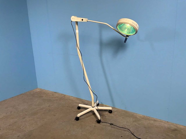 Berchtold - chromophare d300 - onderzoekslamp (2x) - afbeelding 15 van  15