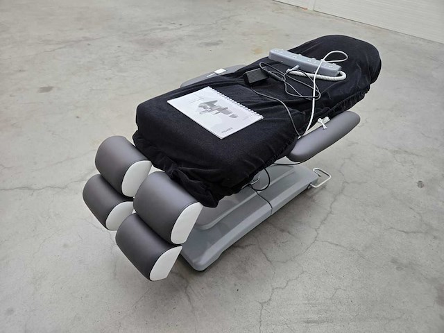 Berchtold podo easy pedicuretafel / behandeltafel - afbeelding 1 van  8