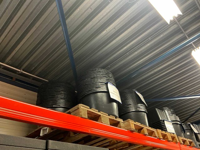 Berdal pallets met emmers en kuipen (6x) - afbeelding 2 van  8