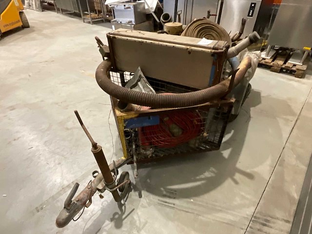 Beregeningspomp op aanhanger - afbeelding 8 van  13