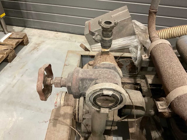 Beregeningspomp op aanhanger - afbeelding 11 van  13