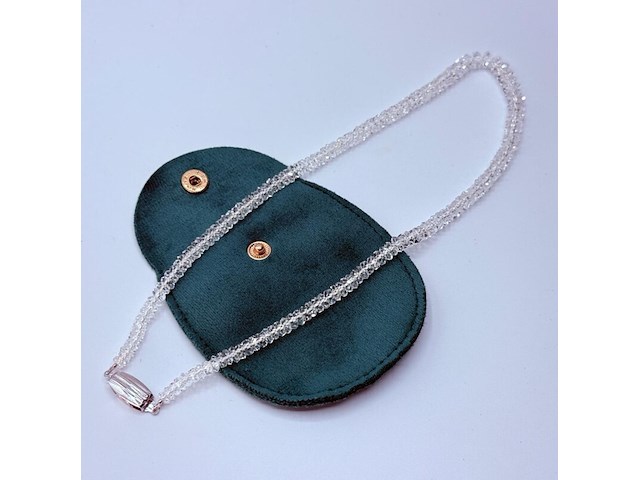 Bergkristal collier met zilveren sluiting - afbeelding 1 van  4