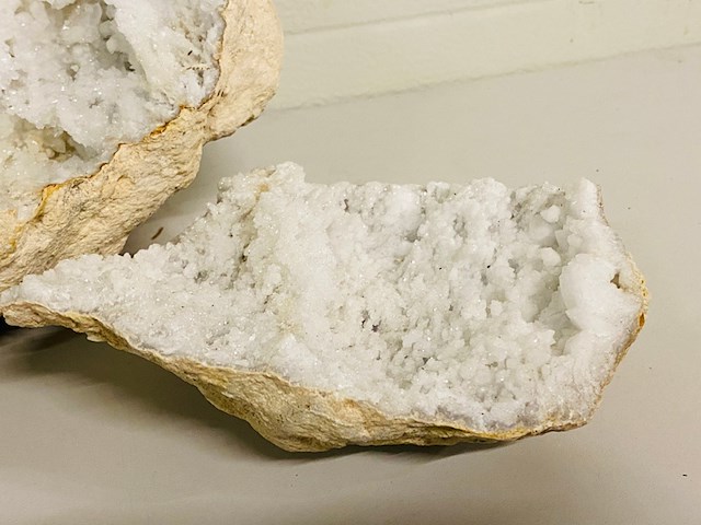 Bergkristal geode - afbeelding 4 van  6