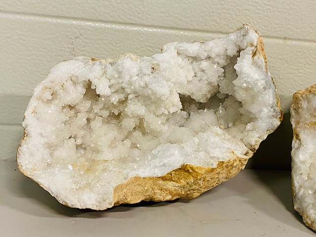 Bergkristal geode - afbeelding 2 van  5