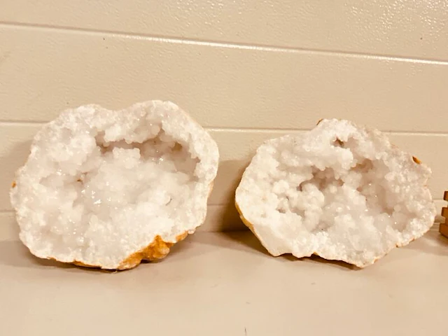 Bergkristal geode - afbeelding 1 van  6