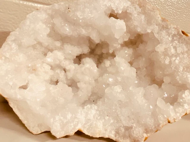 Bergkristal geode - afbeelding 4 van  6