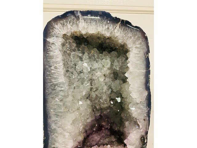 Bergkristal met amethist geode - afbeelding 3 van  6