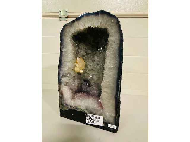 Bergkristal met amethist geode - afbeelding 1 van  7