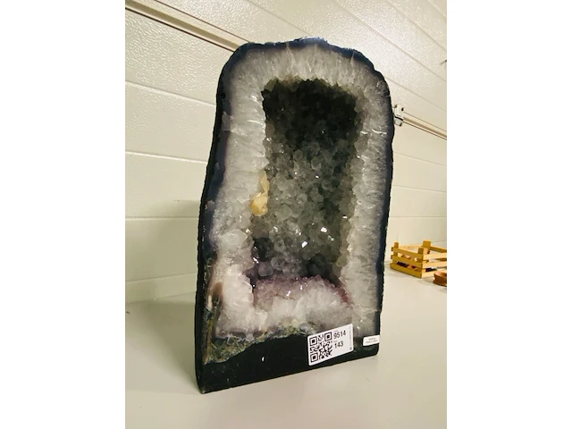 Bergkristal met amethist geode - afbeelding 2 van  7