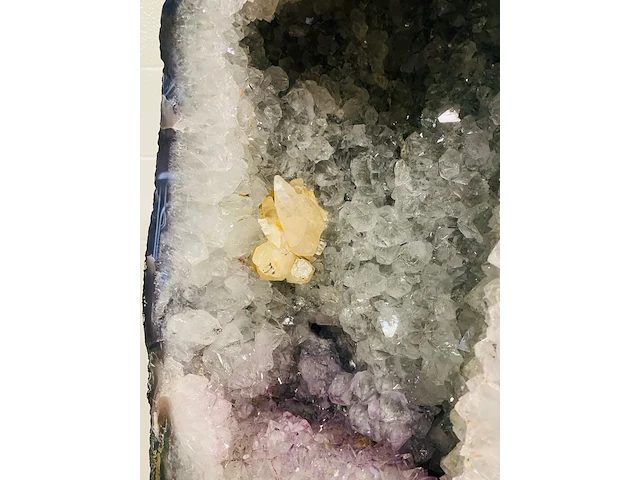 Bergkristal met amethist geode - afbeelding 4 van  7