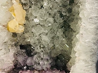 Bergkristal met amethist geode - afbeelding 5 van  7