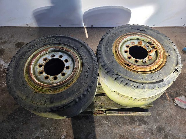 Bergougnan - banden 300-15 - afbeelding 2 van  7