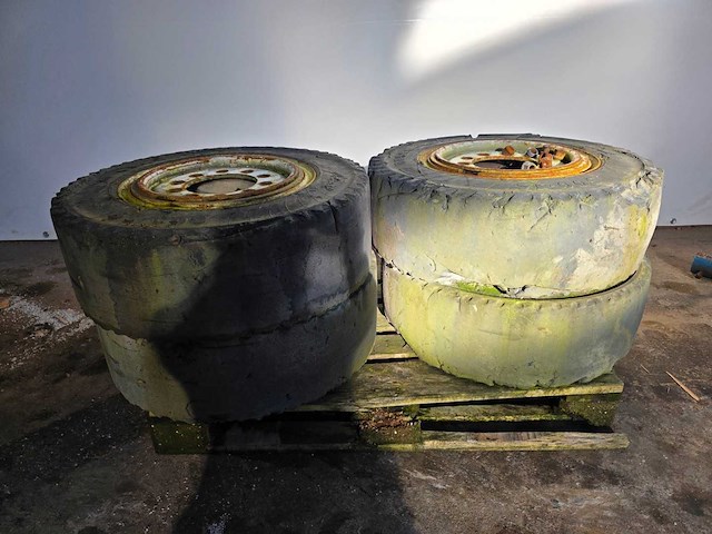 Bergougnan - banden 300-15 - afbeelding 6 van  7