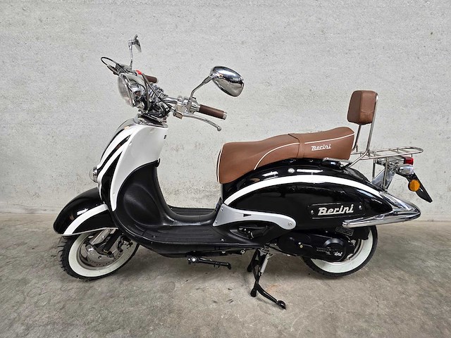 Berini - scooter - retro - 4t geen papieren/kenteken nieuw - afbeelding 1 van  7