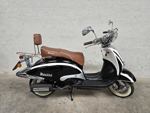 Berini - scooter - retro - 4t geen papieren/kenteken nieuw - afbeelding 2 van  7