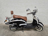 Berini - scooter - retro - 4t geen papieren/kenteken nieuw - afbeelding 2 van  7