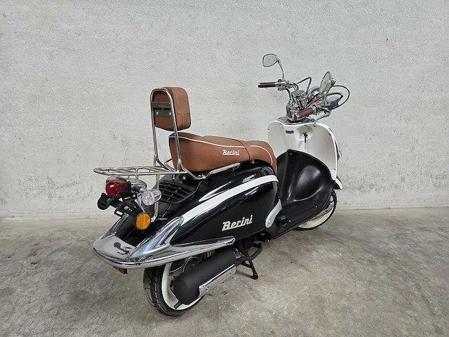 Berini - scooter - retro - 4t geen papieren/kenteken nieuw - afbeelding 5 van  7