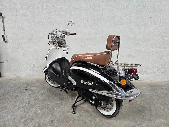 Berini - scooter - retro - 4t geen papieren/kenteken nieuw - afbeelding 6 van  7