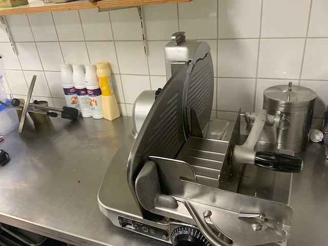 Berkel - 834 - bevroren vleessnijmachine 40x52x45 cm - afbeelding 3 van  7
