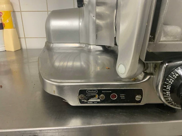 Berkel - 834 - bevroren vleessnijmachine 40x52x45 cm - afbeelding 4 van  7