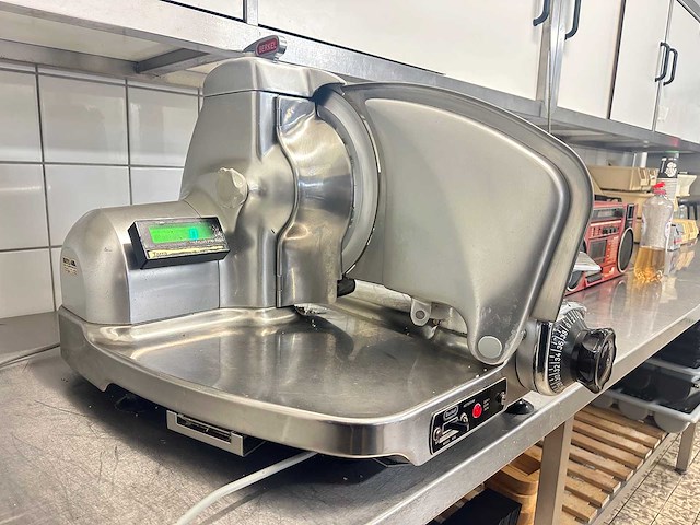 Berkel - 834 - snijmachine met weegschaal - afbeelding 1 van  7