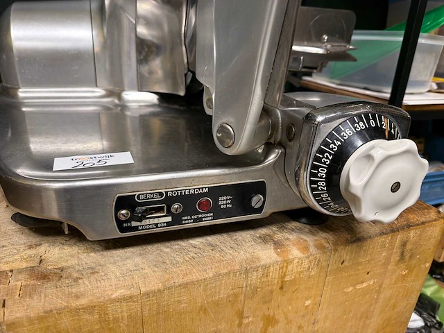 Berkel - 834 - snijmachine - afbeelding 2 van  5