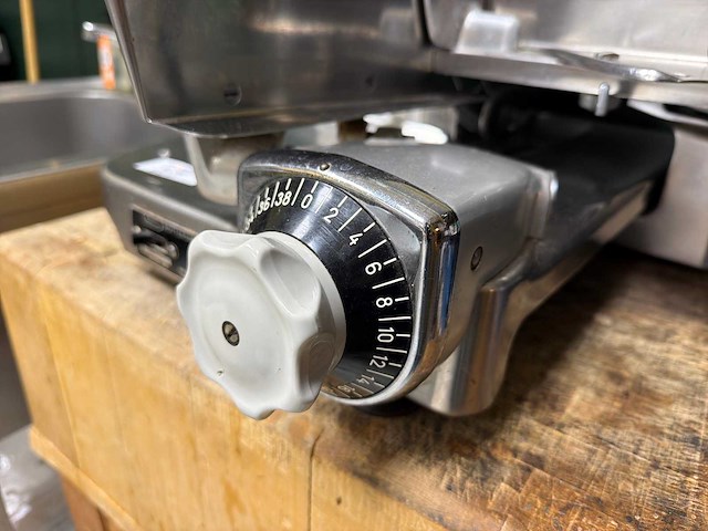 Berkel - 834 - snijmachine - afbeelding 4 van  5