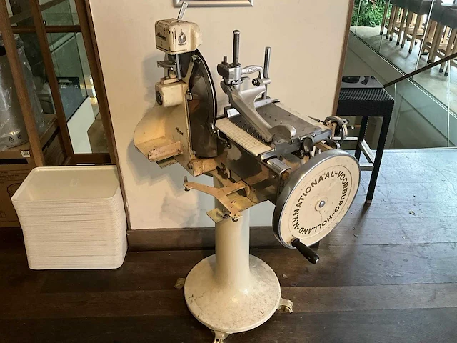 Berkel - antieke snijmachine - afbeelding 1 van  9