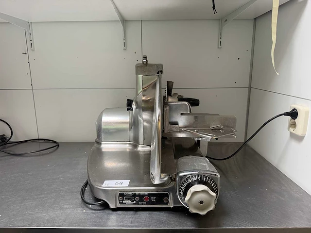 Berkel - model 834 - elektrische snijmachine - afbeelding 1 van  9