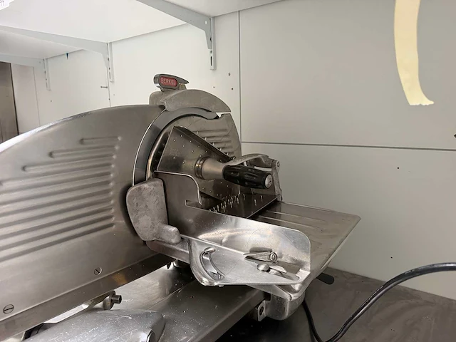 Berkel - model 834 - elektrische snijmachine - afbeelding 4 van  9