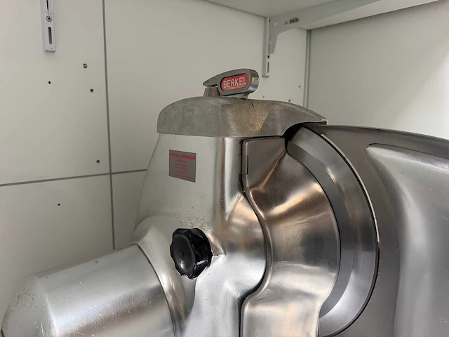Berkel - model 834 - elektrische snijmachine - afbeelding 7 van  9