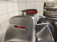 Berkel 834 professionele vleessnijmachine / snijmachine - afbeelding 2 van  3