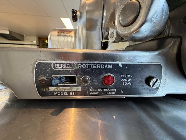 Berkel 834 rvs vleessnijmachine - afbeelding 2 van  5
