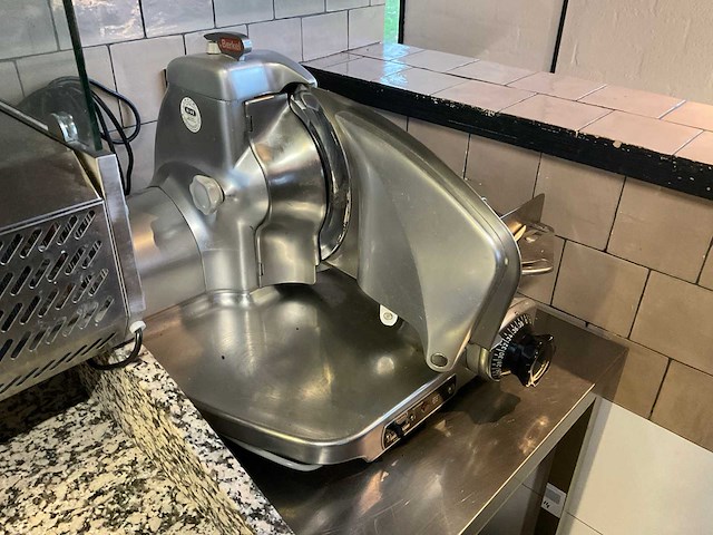 Berkel 834 tafelsnijmachine - afbeelding 2 van  3