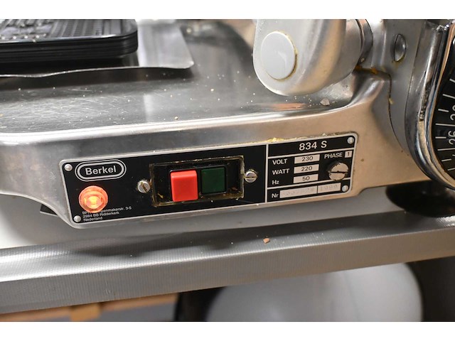 Berkel 834s rvs vleessnijmachine met digitale aflezing - afbeelding 4 van  8