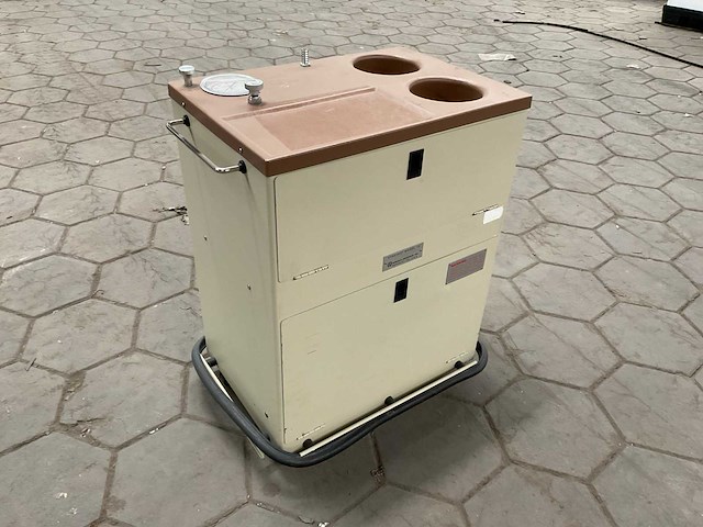 Berkeley medevices sv 15 surgical aspirator vacuum suction - afbeelding 1 van  11