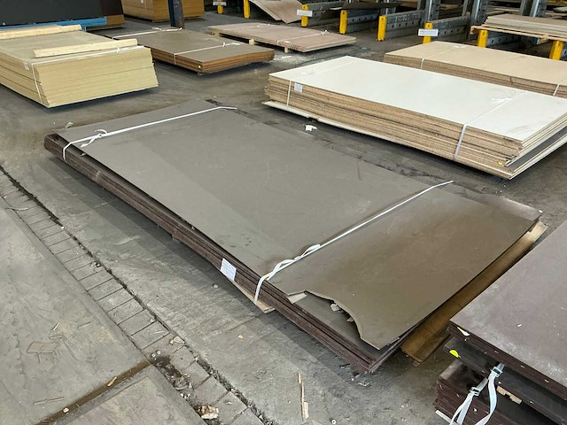Berken betonplex 1530x3050x15 mm (7x) - afbeelding 1 van  6