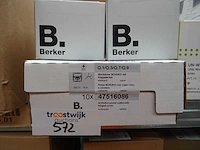 Berker - 47516086 - wandcontactdoos met klapdeksel (12x) - afbeelding 2 van  2
