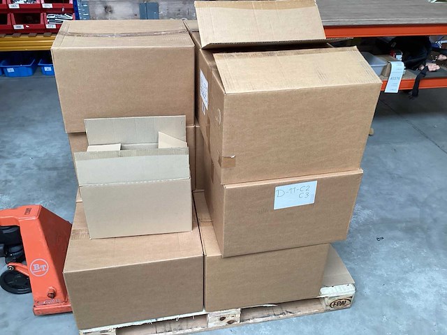 Berker arsys wit palletdeal diverse schakelmateriaal - afbeelding 1 van  12