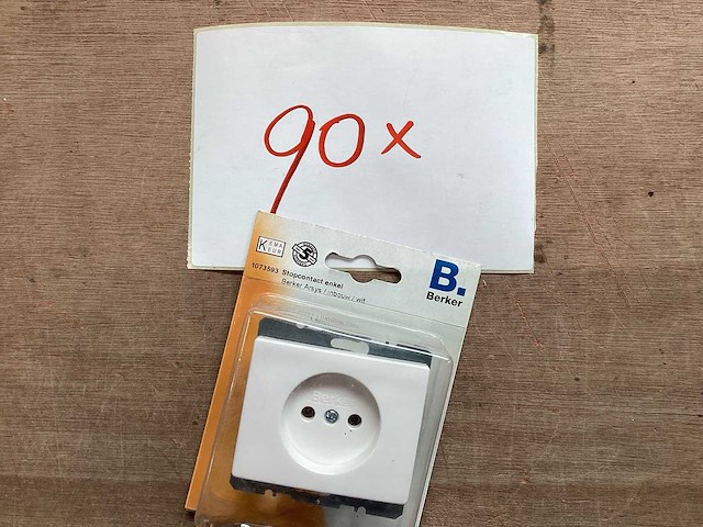 Berker arsys wit palletdeal diverse schakelmateriaal - afbeelding 11 van  12