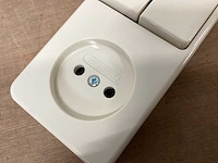 Berker combinatie opbouw serieschakelaar (42x) - afbeelding 2 van  3