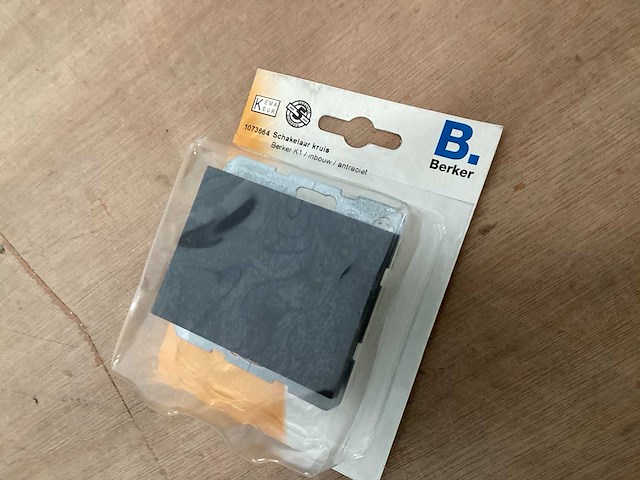 Berker k1 antraciet schakelaar inbouw, kruisschakelaar (48x) - afbeelding 1 van  2