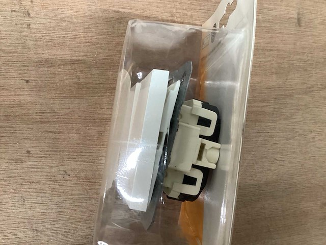 Berker k1 wit schakelaar wissel/wissel (45x) - afbeelding 3 van  4