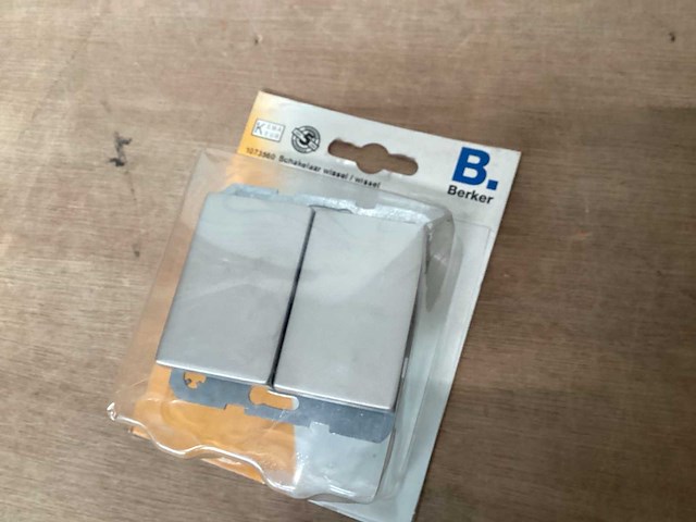 Berker k5 rvs schakelaar inbouw, dubbele wisselschakelaar (58x) - afbeelding 1 van  4