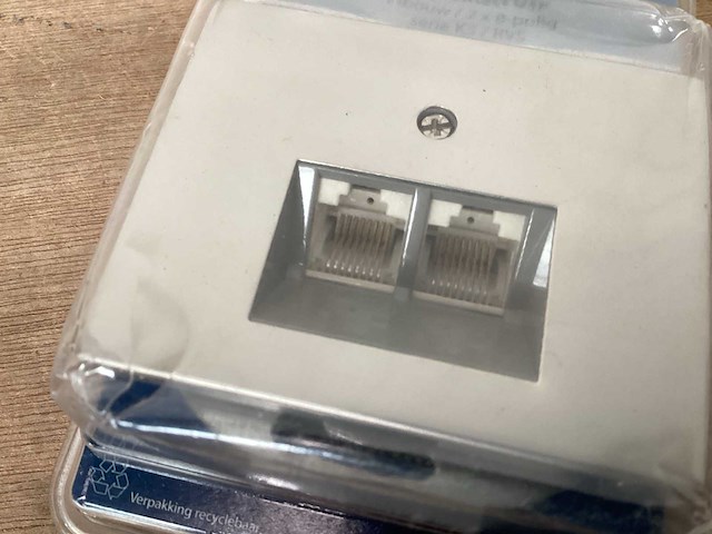 Berker k5 rvs utp wandcontactdoos (40x) - afbeelding 3 van  3