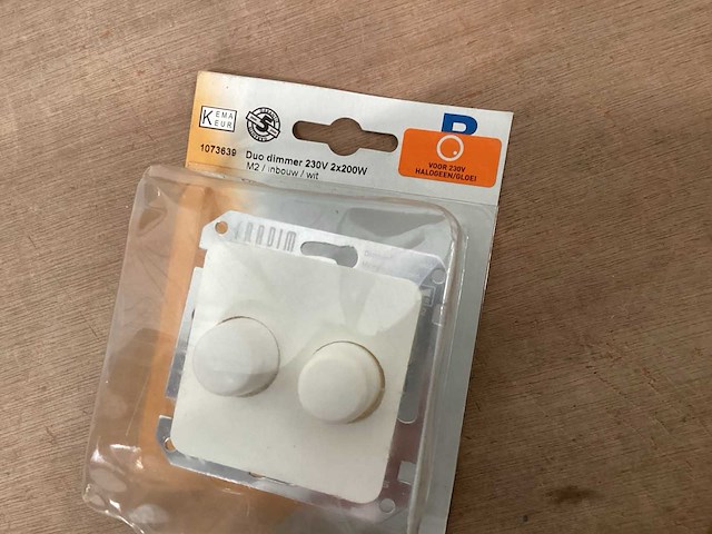 Berker m2 duodimmer 2x200w (49x) - afbeelding 1 van  3